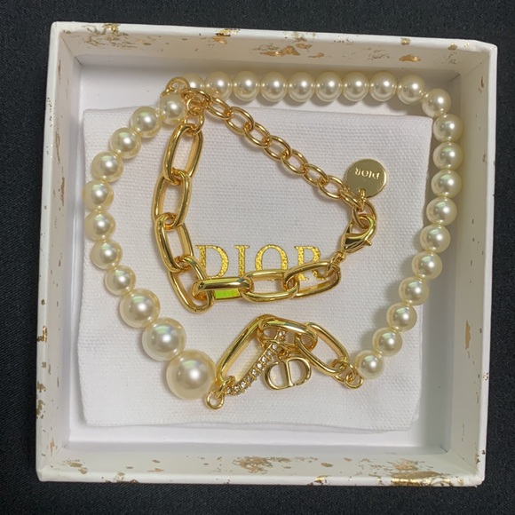 Dior Gold and Cream Pearl Necklace - Picture 1 of 4